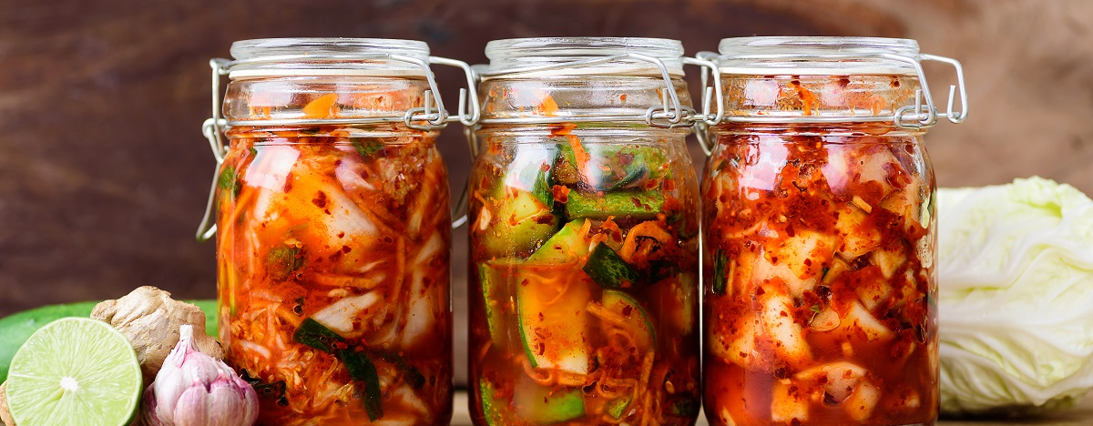 Ansicht dreier Kimchi-Einweggl&auml;ser