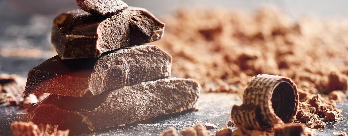 aufgeschnittene St&uuml;cke Schokolade