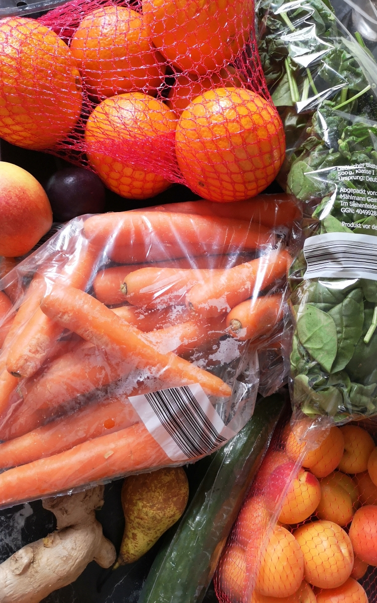 Ein bunter Mix aus Obst und Gem&uuml;se