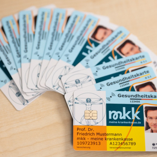 F&auml;cher aus elektronischen Gesundheitskarten der mkk &ndash; meine krankenkasse